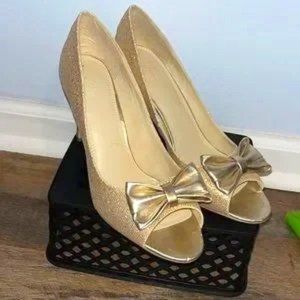 Gold Sparkle Bow Heel 7